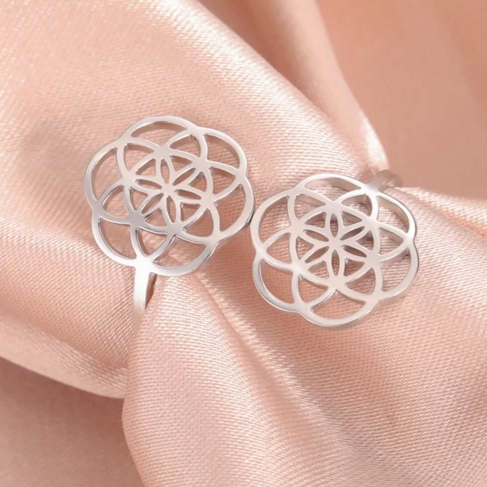LIKGREAT Hollow Flower of Life - Wedding Sutra review and price