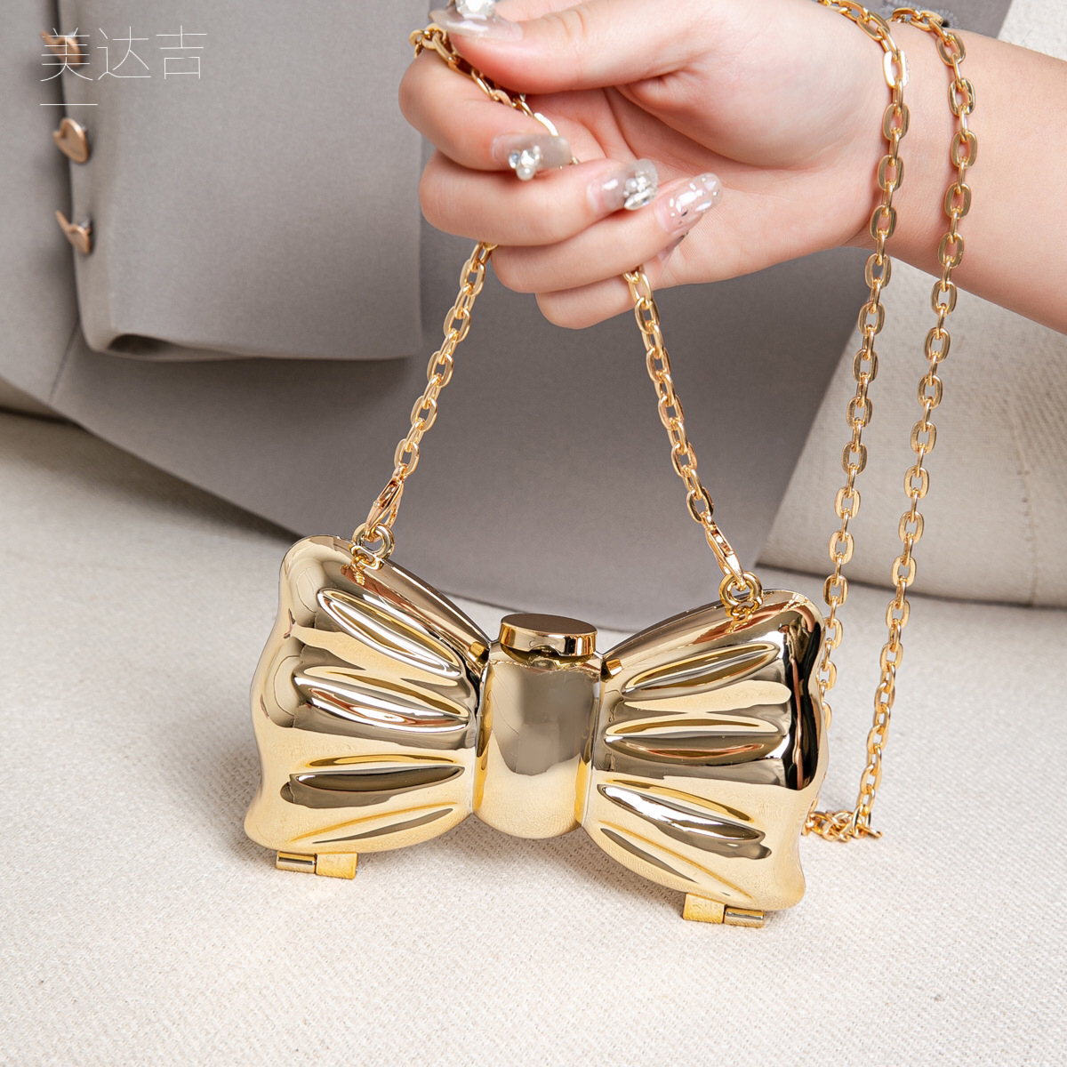 Glossy Gold Metal Bow Shaped M - Wedding Vendor review and price
